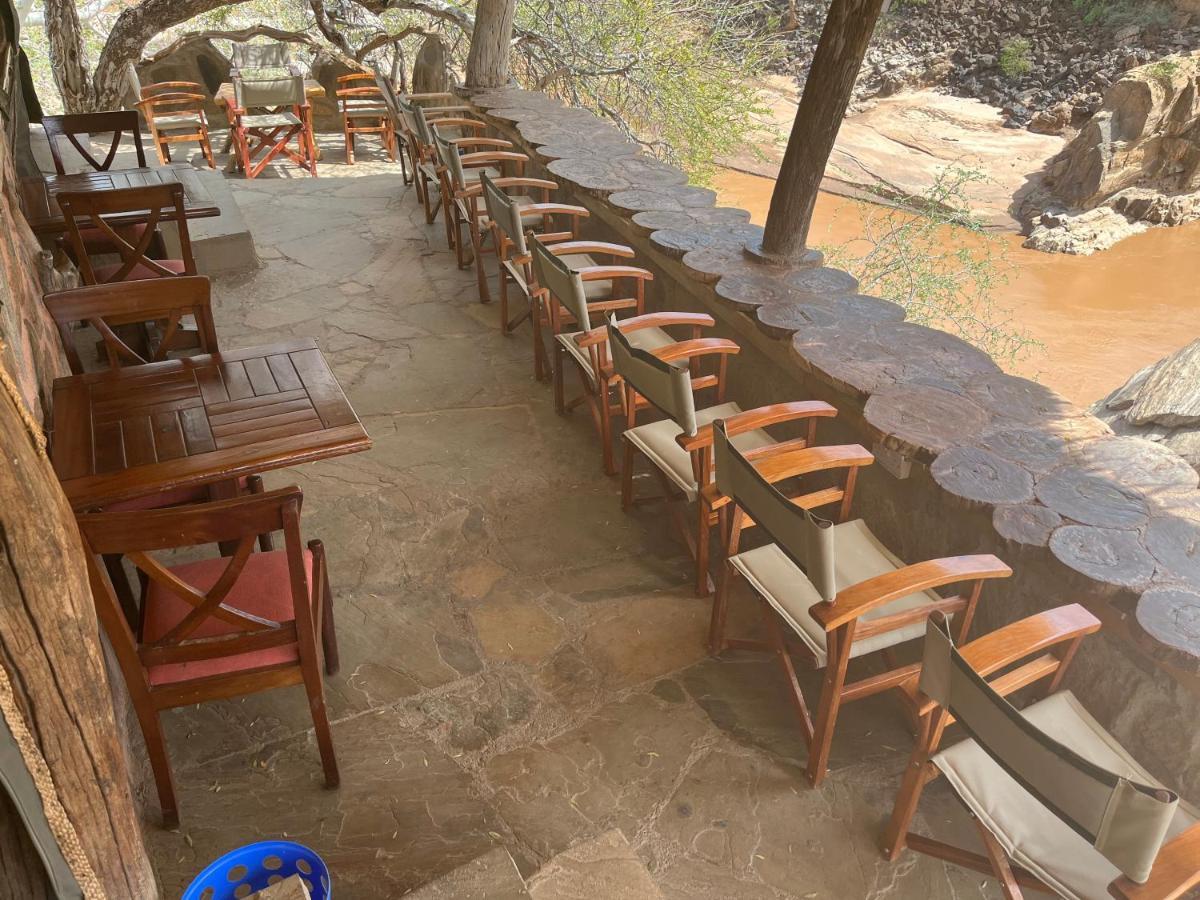 Lion'S Cave Camp, Samburu Archers Post Exterior foto