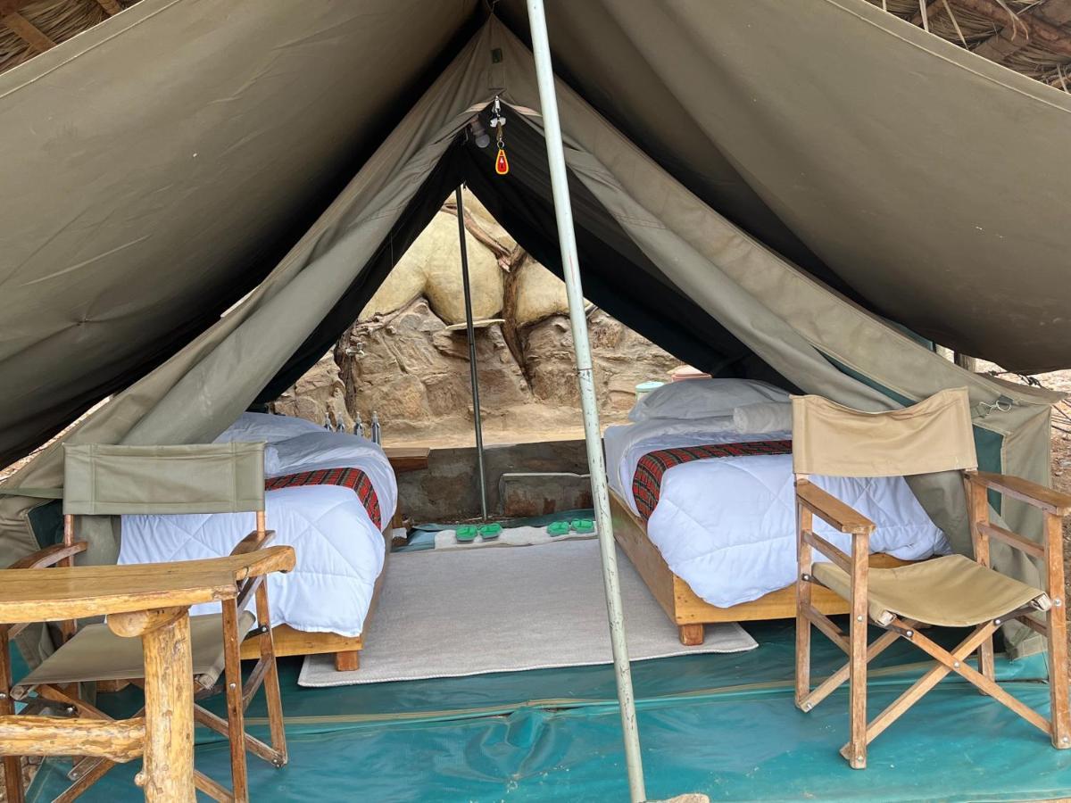 Lion'S Cave Camp, Samburu Archers Post Exterior foto