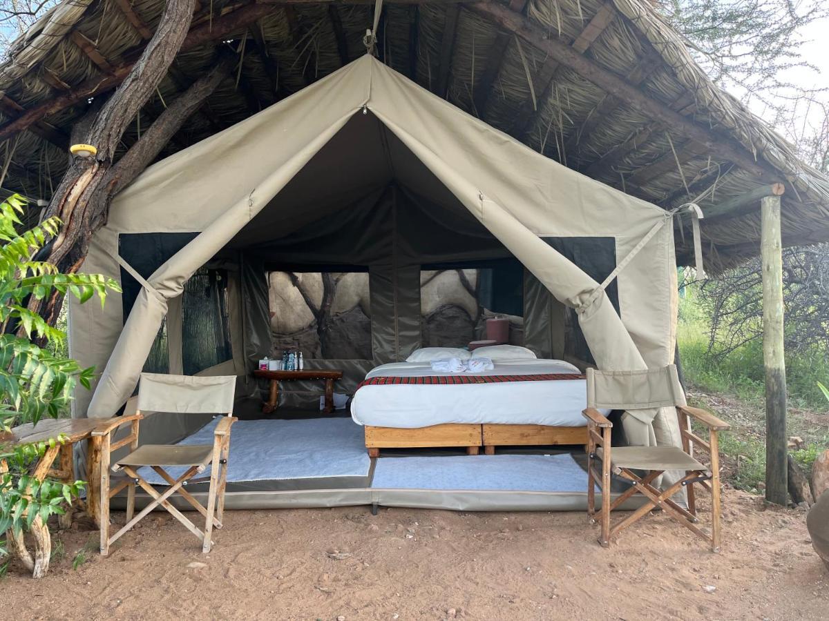 Lion'S Cave Camp, Samburu Archers Post Exterior foto